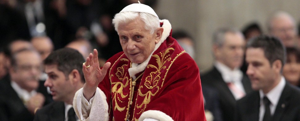 Papst Benedikt gibt sein Amt ab