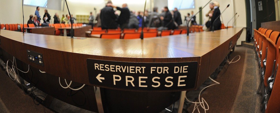 Kritik am OLG München reißt nicht ab – Prozessbeginn wackelt