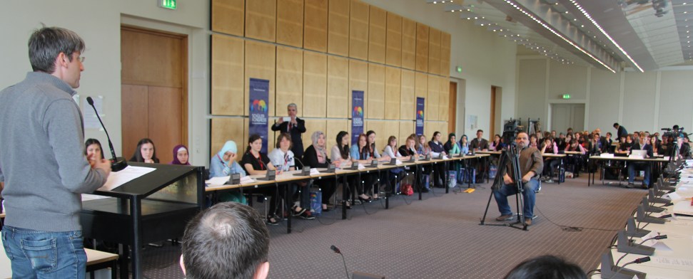 TÜDESB-Schüler im praxisnahen Demokratietraining