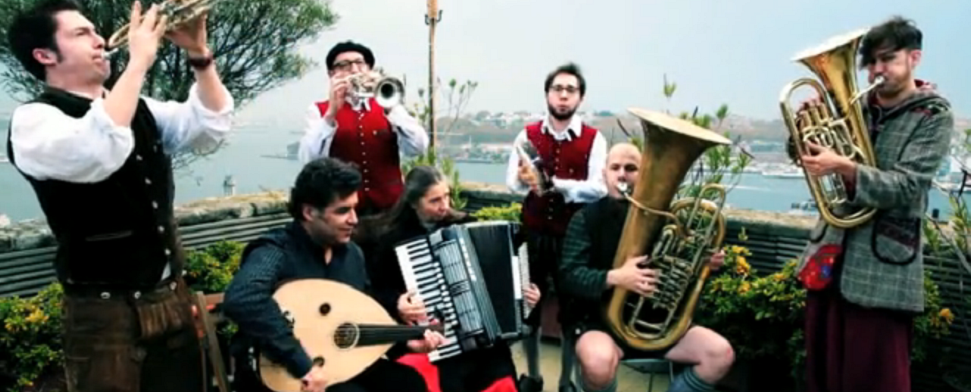 Bayern spielen in Istanbul Volksmusik der Schwarzmeerregion