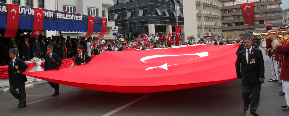 Demokratiepaket soll Türkei von ihren „schweren Lasten befreien“