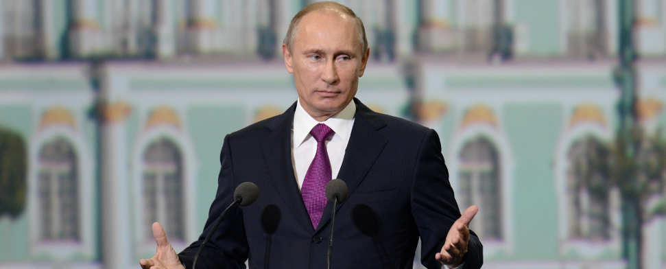 Putin tritt rechtsextremer Hetze entgegen und gratuliert zum Opferfest