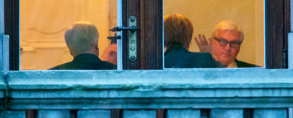 Seehofer für Große Koalition, SPD hält Mindestlohn für unabdingbar