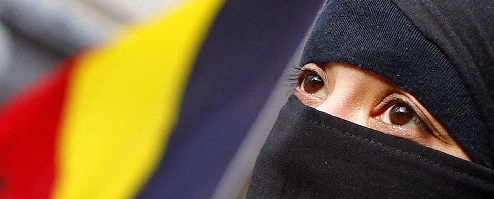 Belgien: Was tun, wenn eine muslimische Prinzessin sich nicht an die Kleidervorschrift hält?