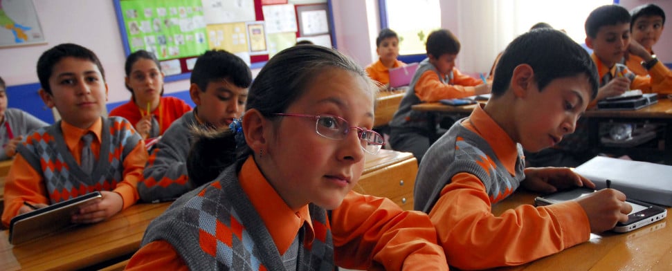 Neuer Dresscode an türkischen Schulen: Kopftücher erlaubt, Tattoos verboten