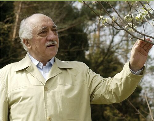 Zwischen Respekt und Hass: Reaktionen auf den Tod von Fethullah Gülen