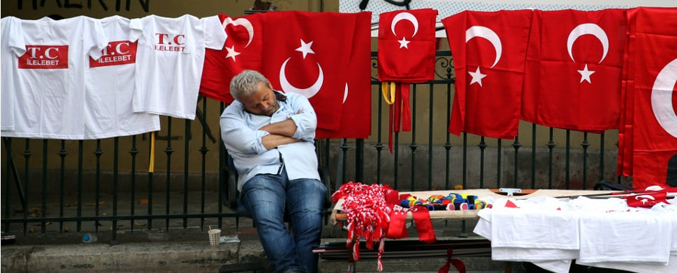 Türken mit weniger Vertrauen in Ankara, aber noch weniger in Brüssel