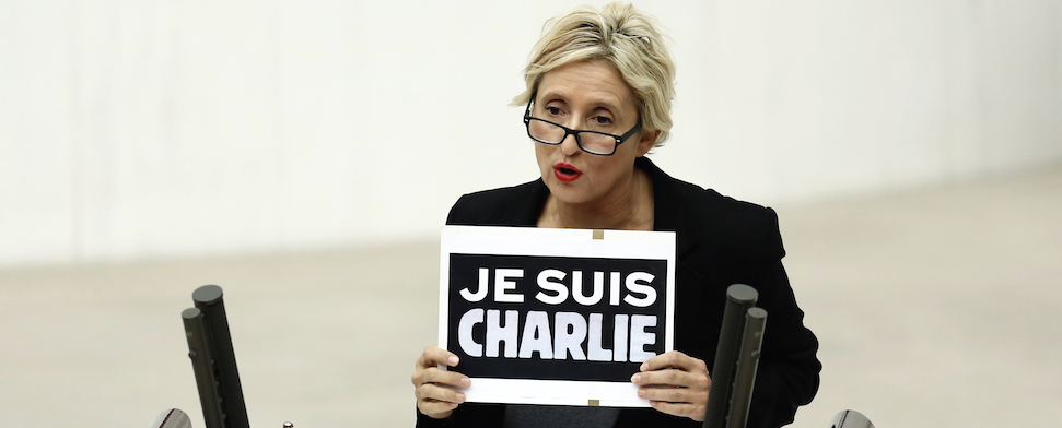 Türkei verurteilt Anschlag auf Charlie Hebdo – auch kritische Stimmen melden sich zu Wort