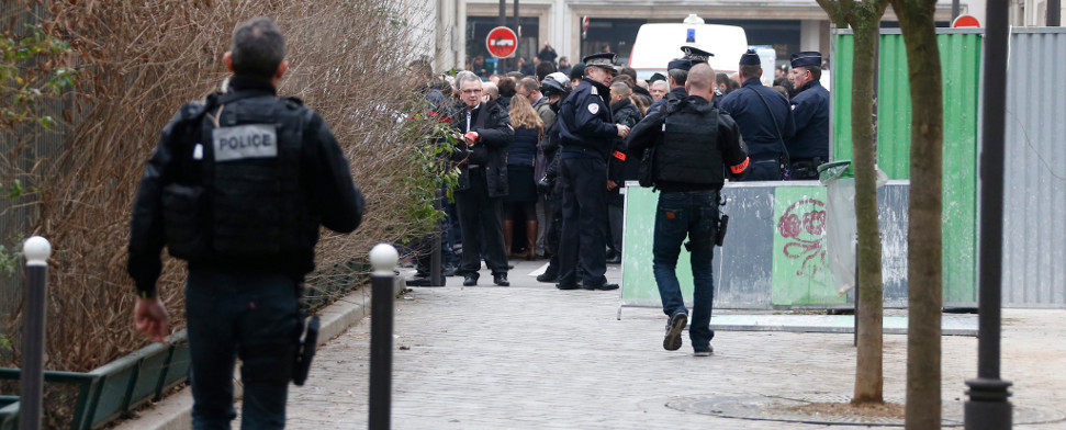 Paris: Anschlag auf religionsfeindliches Satiremagazin
