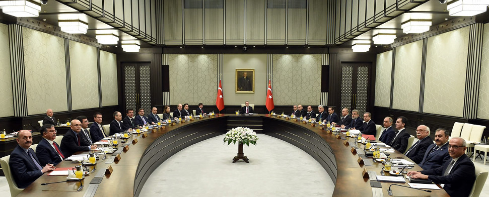 Umfragen: Präsidialsystem bleibt unter Türken umstritten, Korruption ein Thema