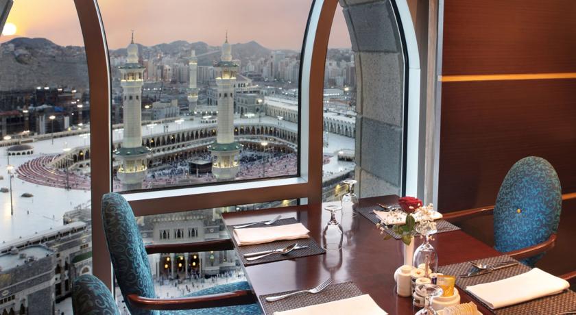 Raus aus der Kaaba, rein in den Starbucks!