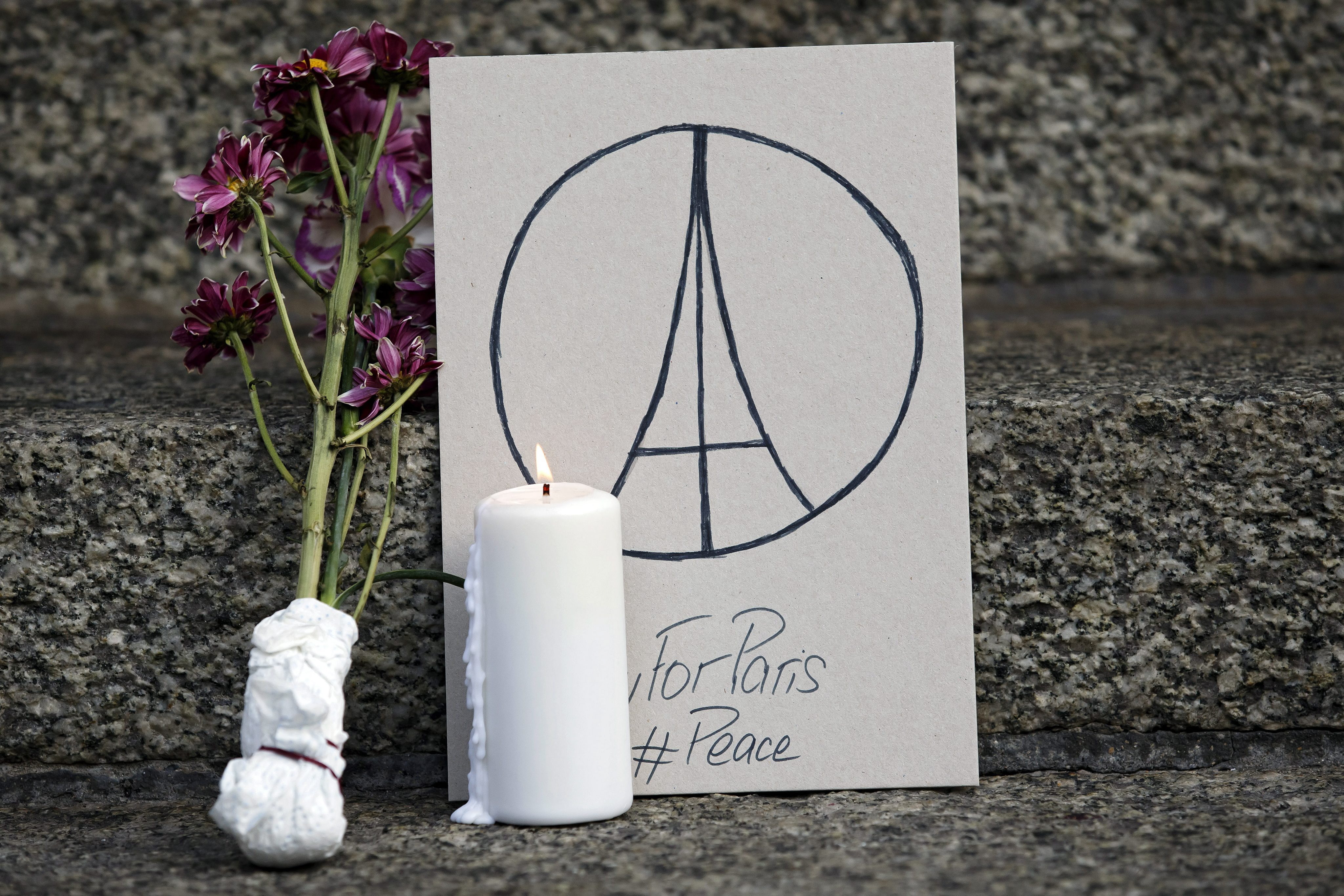 Terror in Paris: „Und kämpft gegen sie,…“
