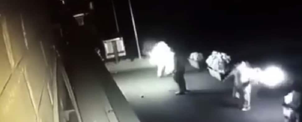 Video zeigt Brandstifter: Unbekannte legen Feuer in Stuttgarter Moschee-Komplex