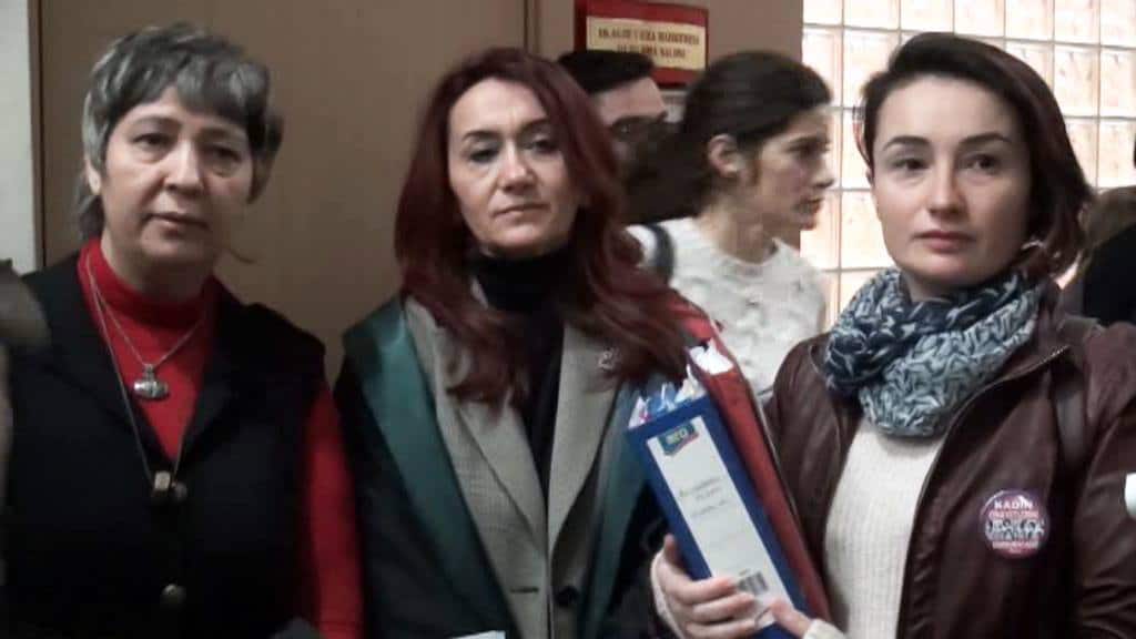 „Ehrenmord“-Prozess gegen die Sürücü-Brüder: „Als ob es sich um einen einfachen Ladendiebstahl handelt“