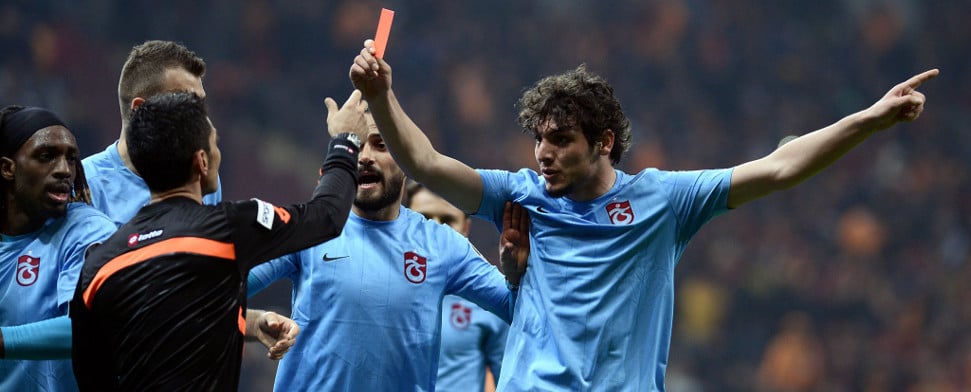 Schiedsrichter sieht rot: Anatolische Vereine haben die Nase voll, Trabzonspor gibt sich kämpferisch
