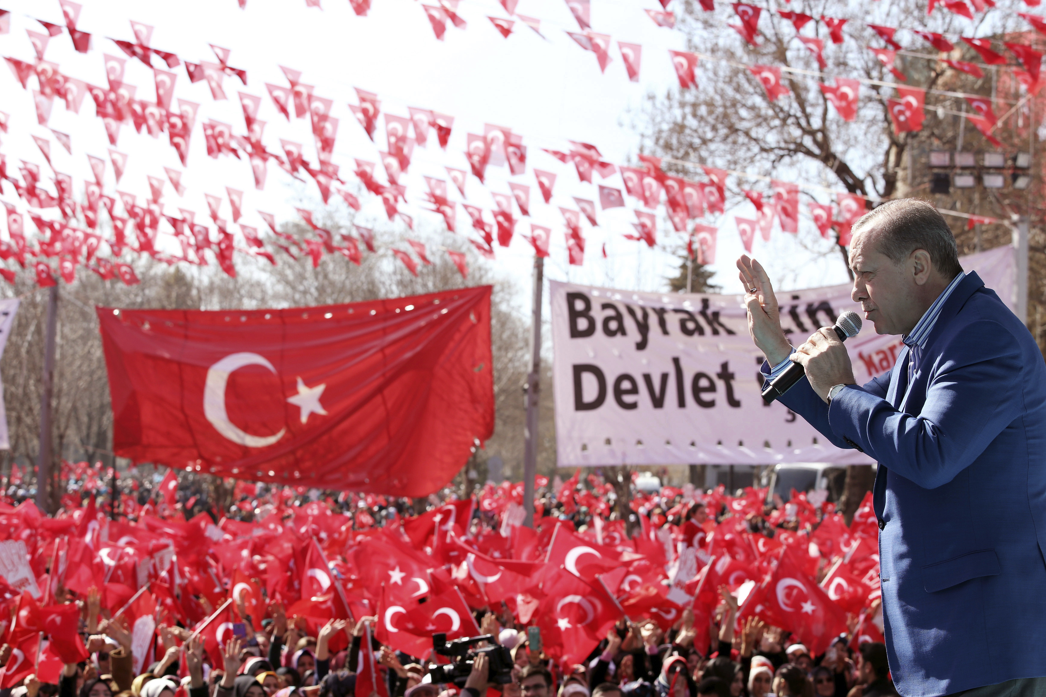Das Präsidialsystem: Geht es Erdoğan wirklich um die Errichtung einer Diktatur?