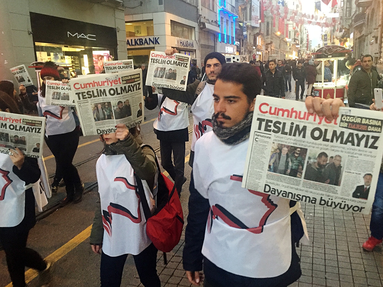 Mehrere Razzien in der Türkei: Auch Deutsche Übersetzerin festgenommen