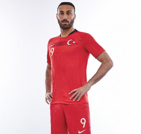 Cenk Tosun verlässt Everton − bleibt aber in England