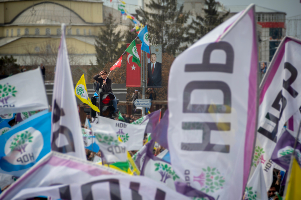 Kurz vor den Wahlen: Mehr als 100 politische Festnahmen in der Türkei
