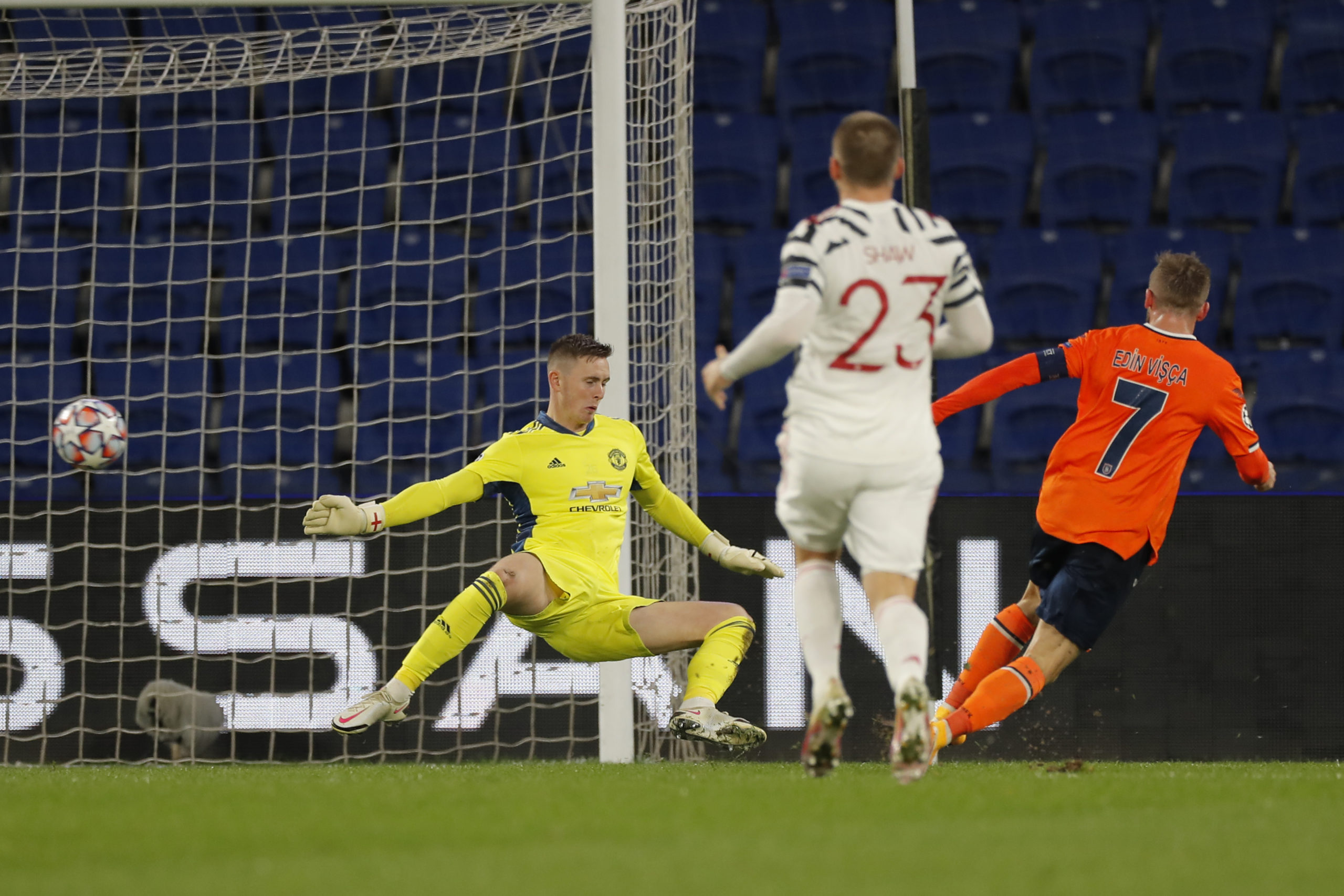 Wahnsinnstat rettet Başakşehir den allerersten Sieg in der Champions League