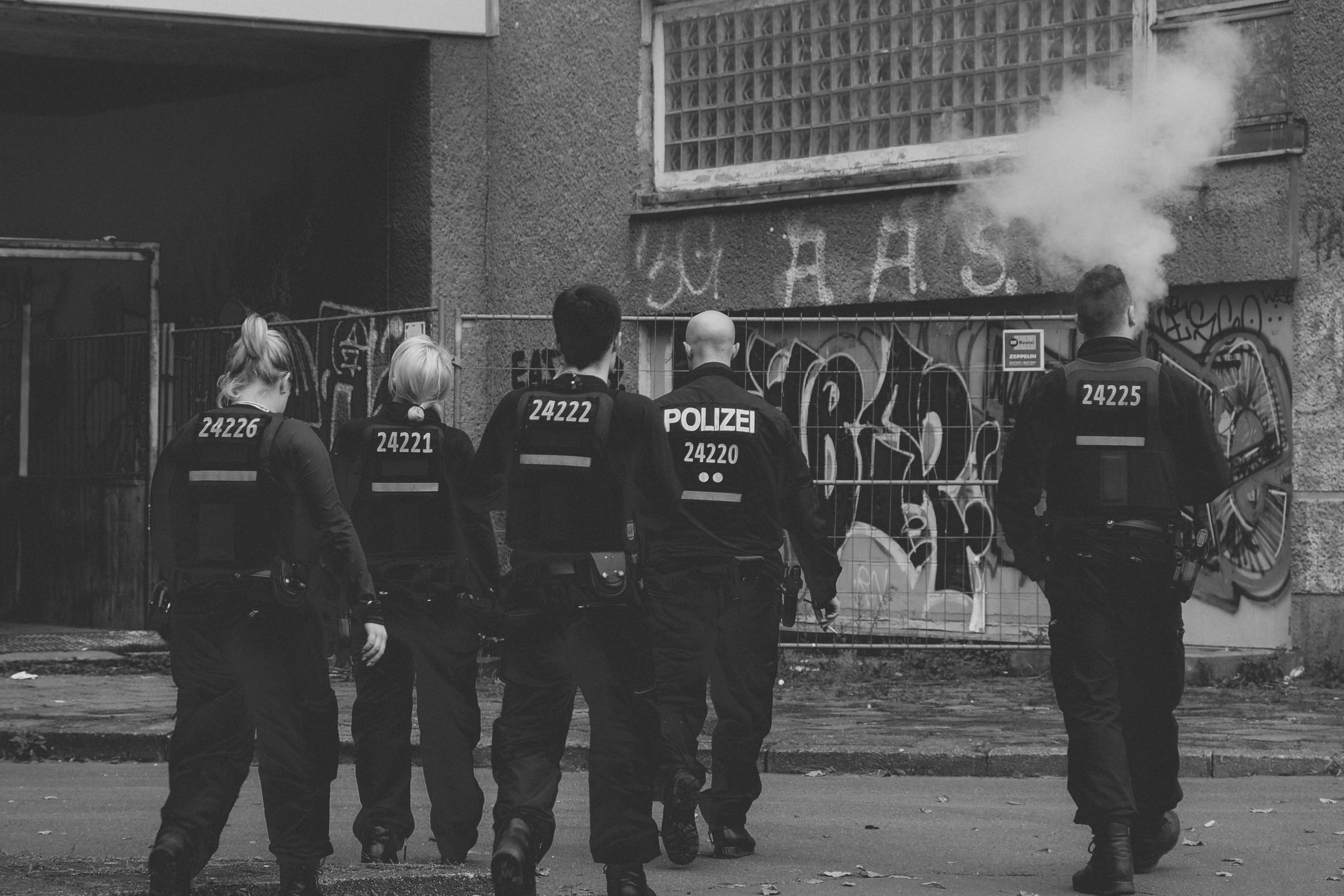 Nazi-Chats der Polizei: „Türken-Monopoly“ und Kegeln unterm Hakenkreuz