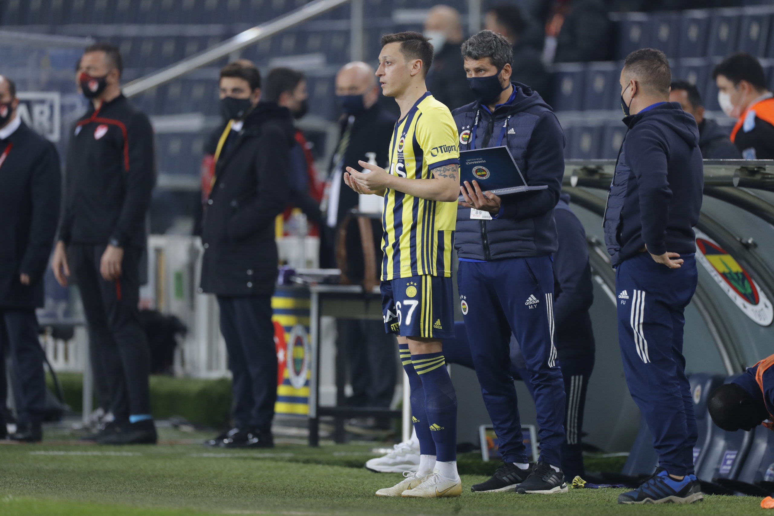 Özil verliert sein erstes Derby mit Fenerbahçe