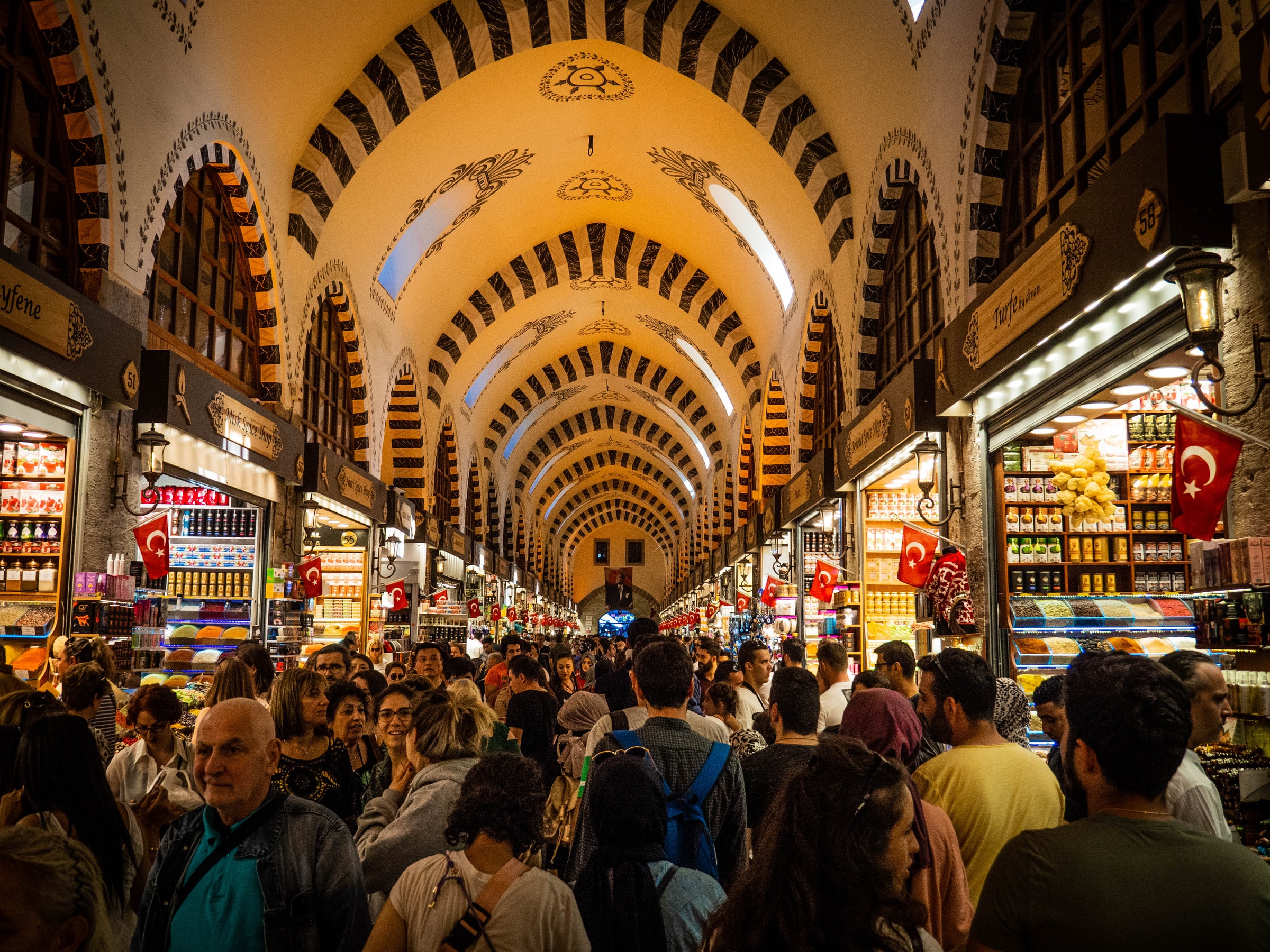 Türkische Wirtschaft in der Krise: Stabile Lira, gefährliche Turbo-Inflation