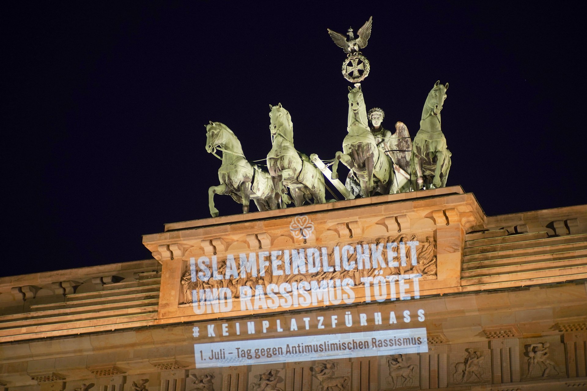 Antimuslimischer Rassismus: Netzwerk will bessere Beratung für Betroffene