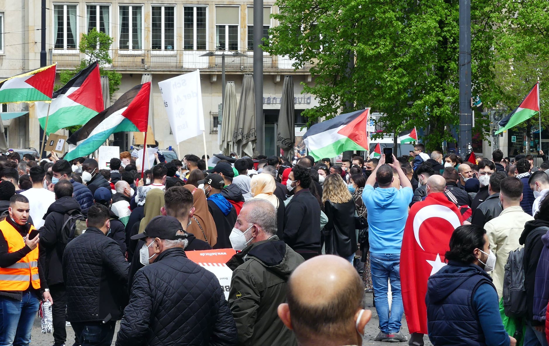 Anti-Israel-Demos in Deutschland: Legitim oder antisemitisch?