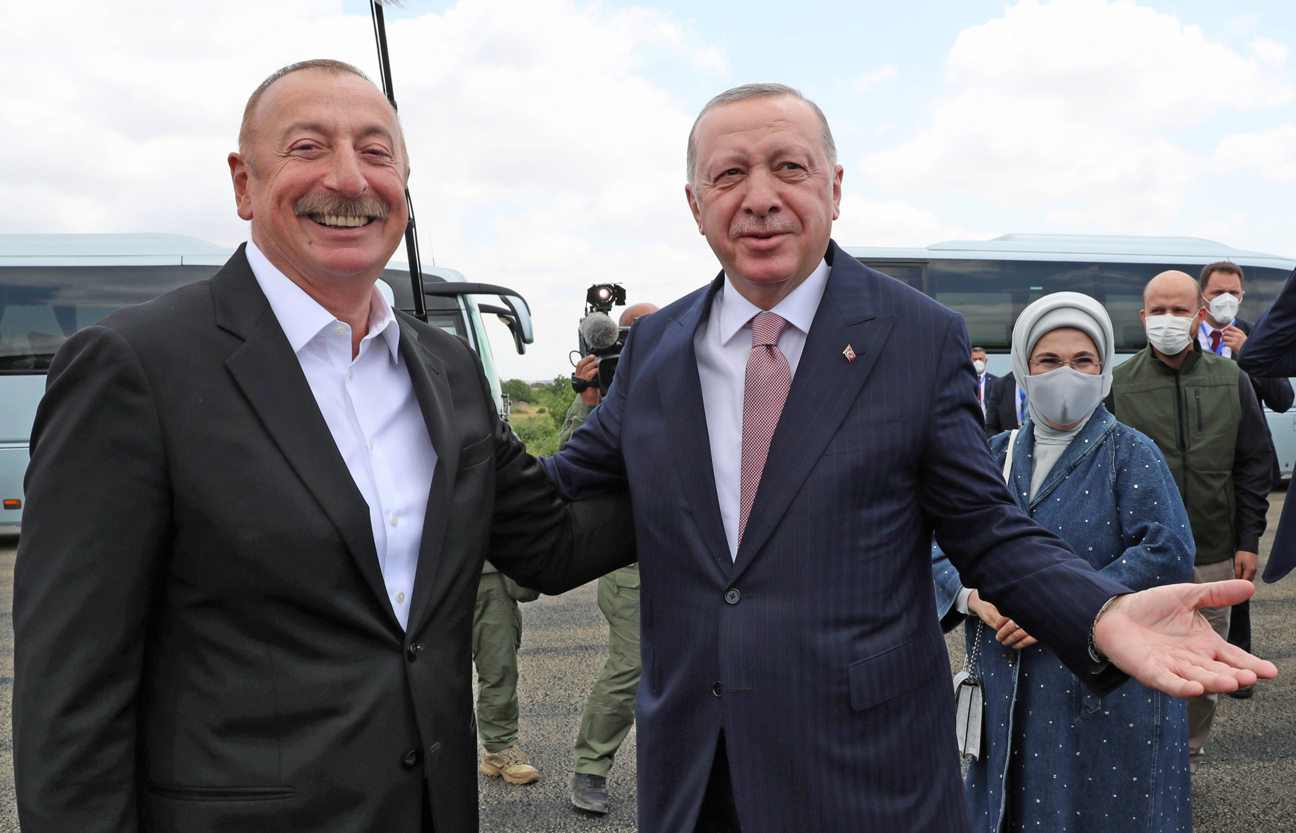 Erdoğan besucht Bergkarabach – und verspricht Konsulat