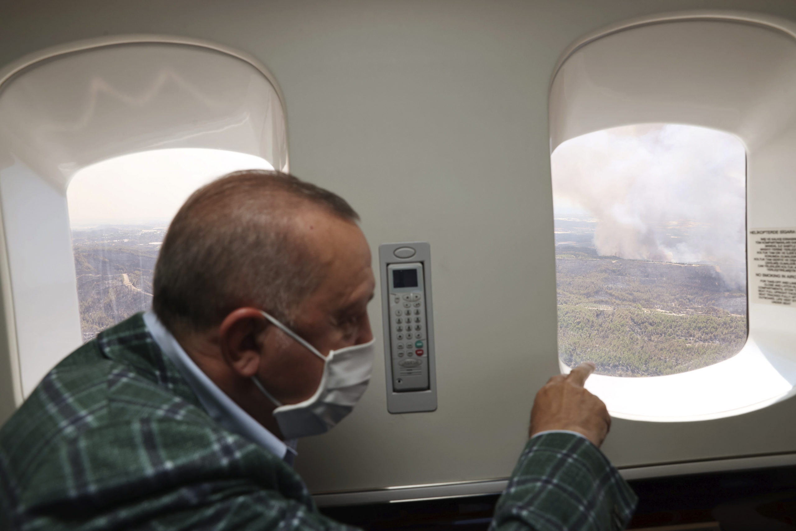 Checkflug und Tee aus dem Bus: Erdoğan besucht Brandgebiete