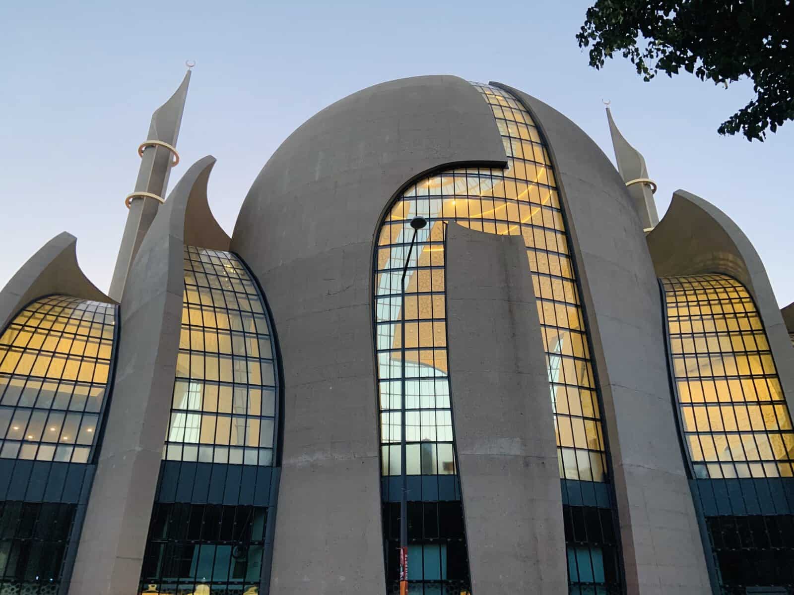 Gebetsruf in Köln: Moscheen interessiert, aber noch ohne Antrag
