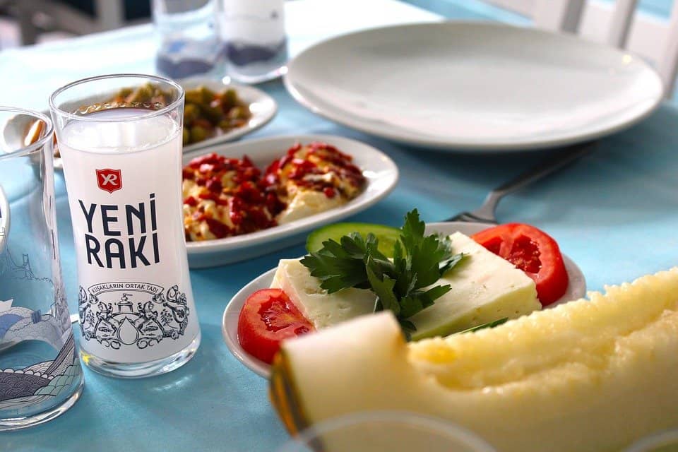 Gepanschter Rakı: 26 Tote in einer Woche