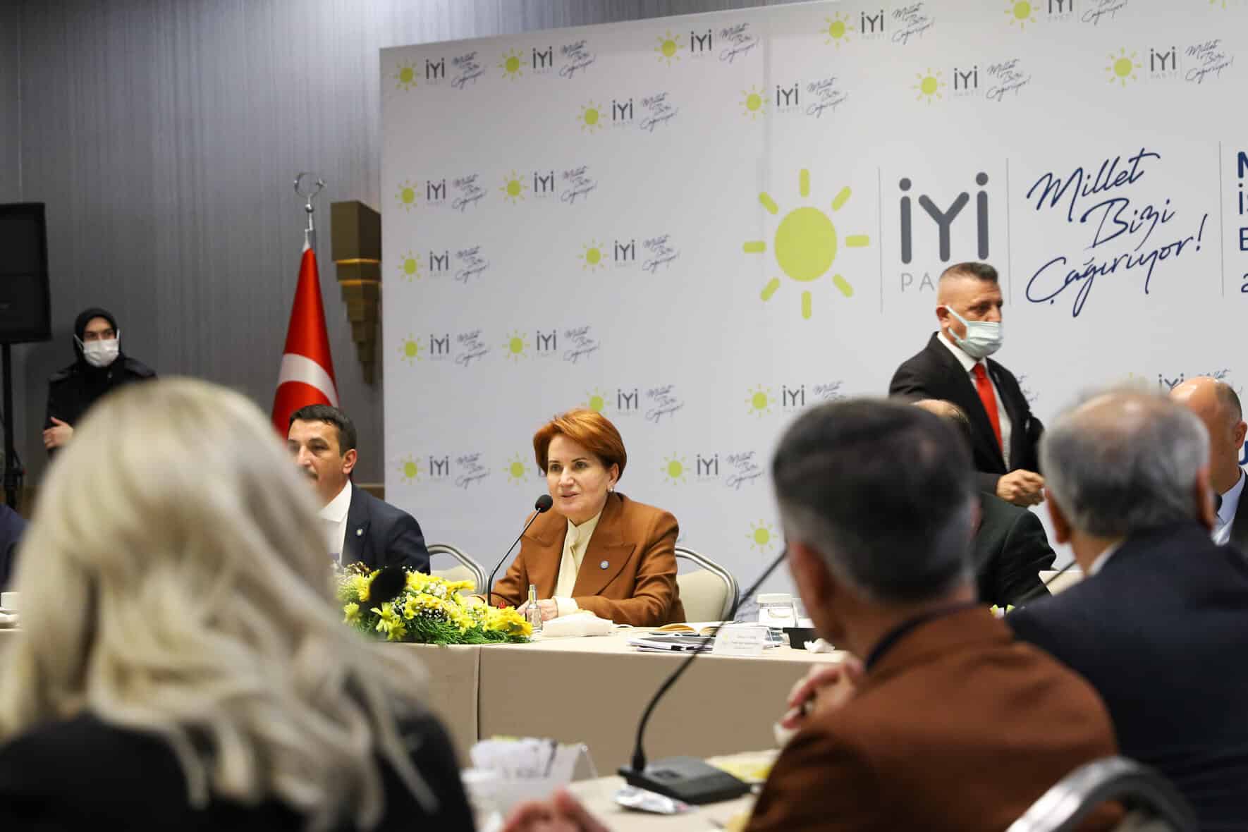 Nach Einmarsch in die Ukraine: Akşener fordert von Erdoğan konkrete Schritte gegen Russland