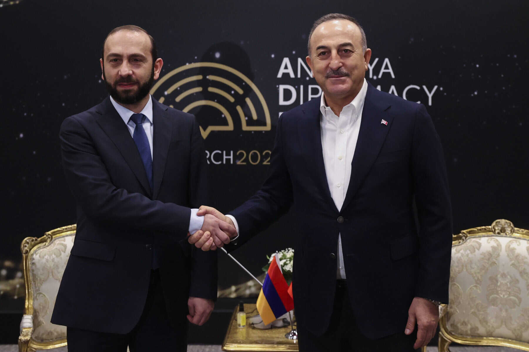 Nach 13 Jahren: Türkischer und armenischer Außenminister treffen sich