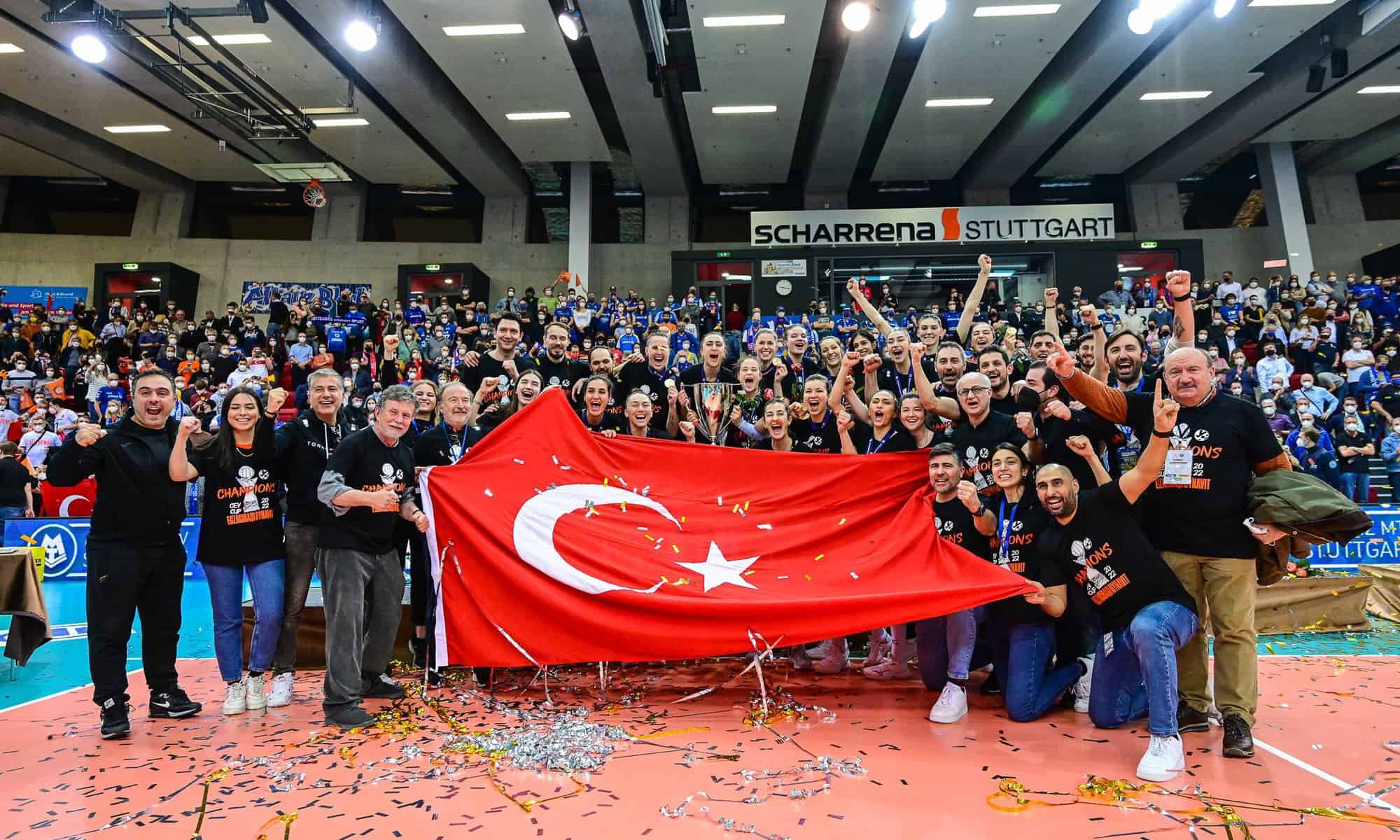 Türkische Volleyballerinnen holen Europapokal