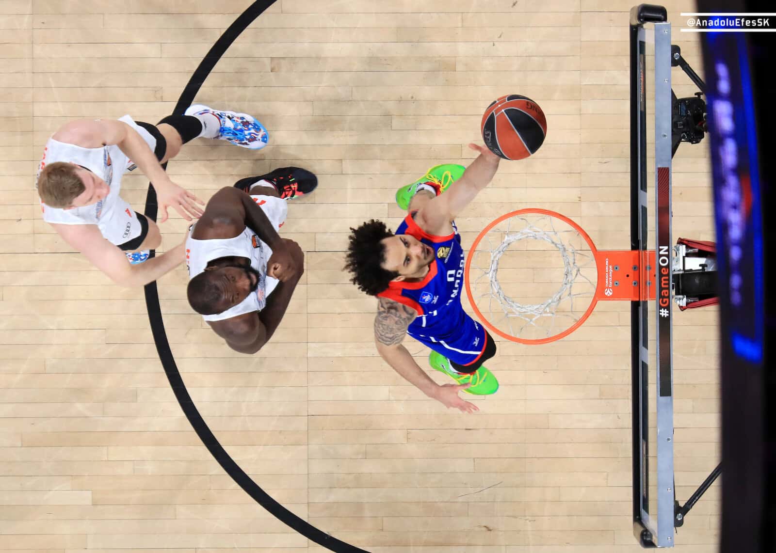 Volles Haus in Sinan Erdem: Auch Anadolu Efes schlägt Bayern