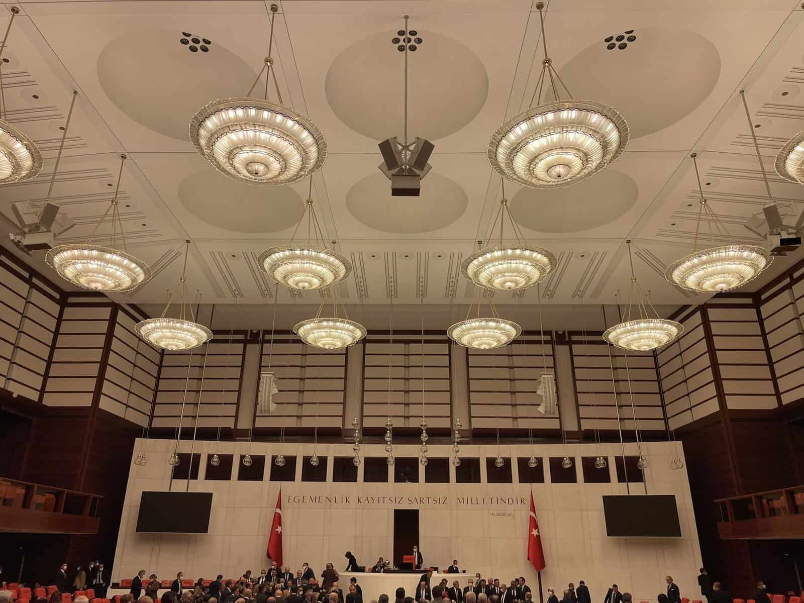 Neues Wahlgesetz in der Türkei: AKP und MHP bringen Vorschlag durch