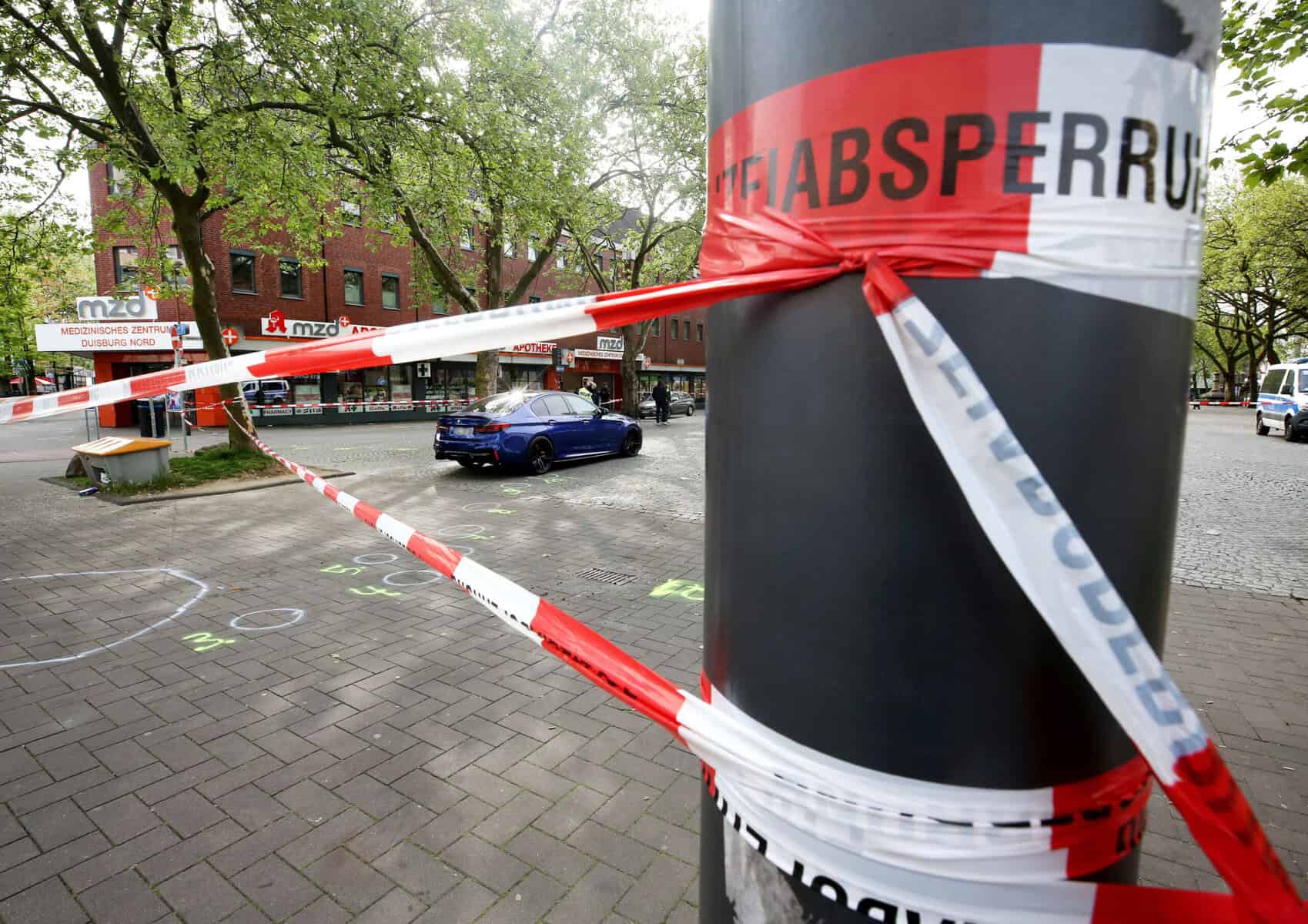 Schüsse in Duisburg: Mindestens zwei scharfe Waffen im Einsatz