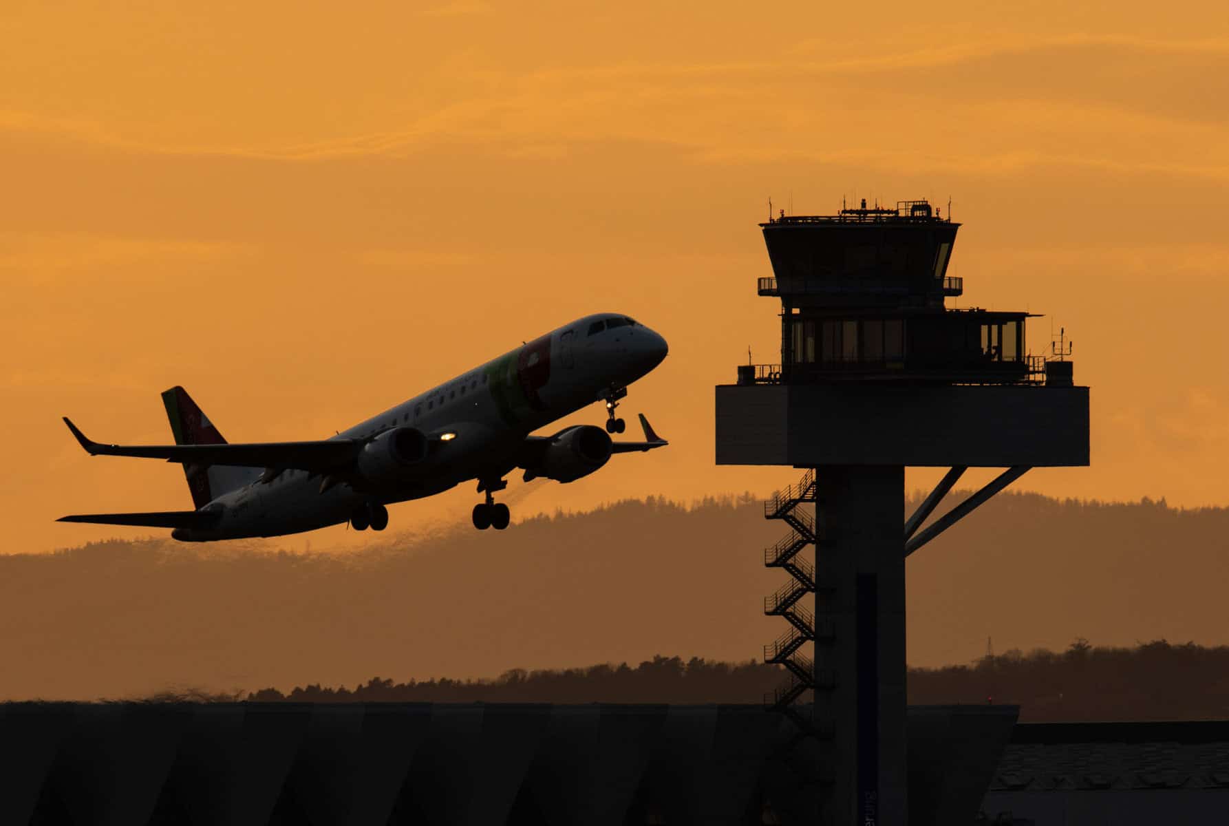 Todesangst in Antalya: Passagiere bei 50 Grad Hitze in Flugzeug eingesperrt