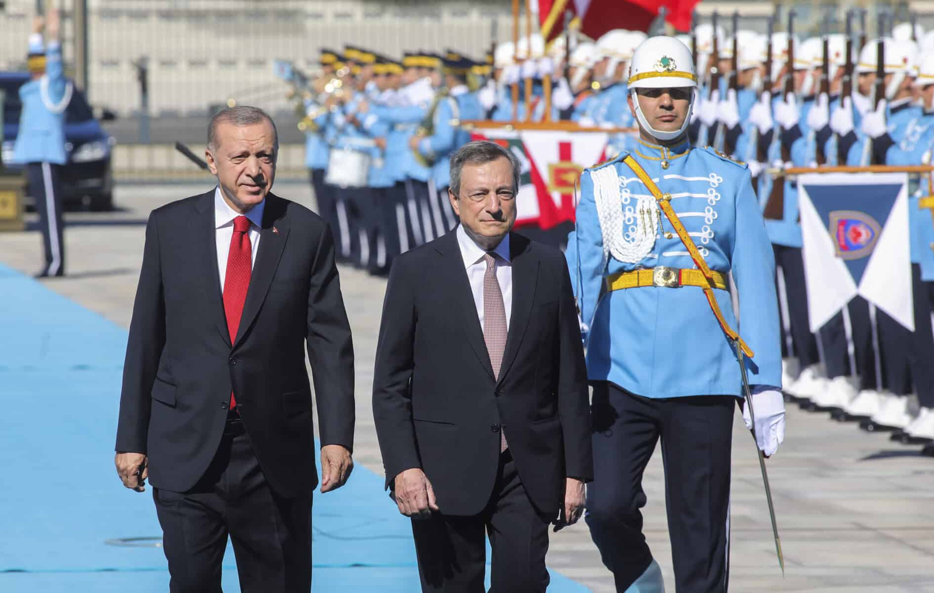 Handel, aber auch Gewalt gegen Frauen und Migration: Draghi zu Gast in Ankara