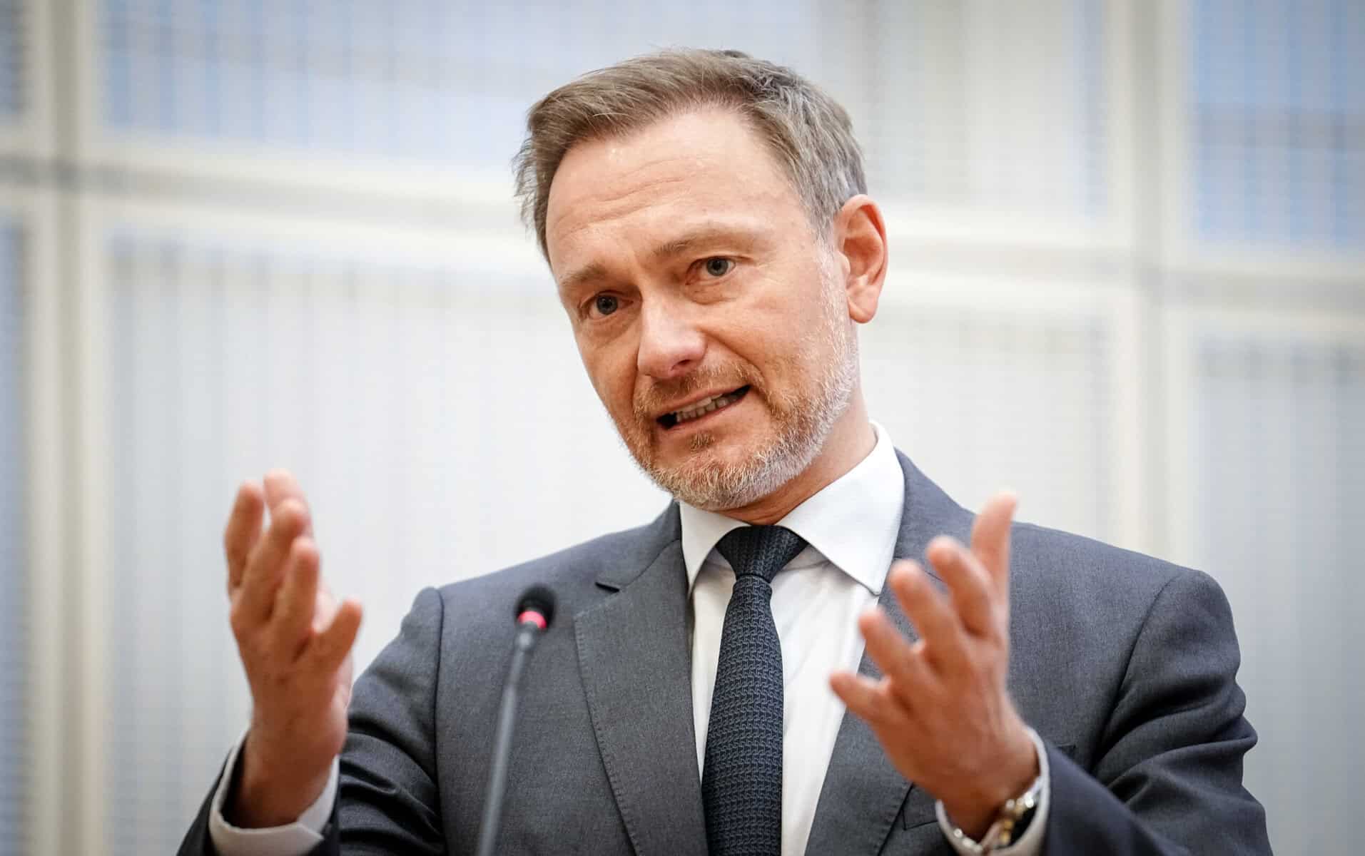 Lindner fordert Anerkennung von Ausbildungen – und mehr Abschiebungen
