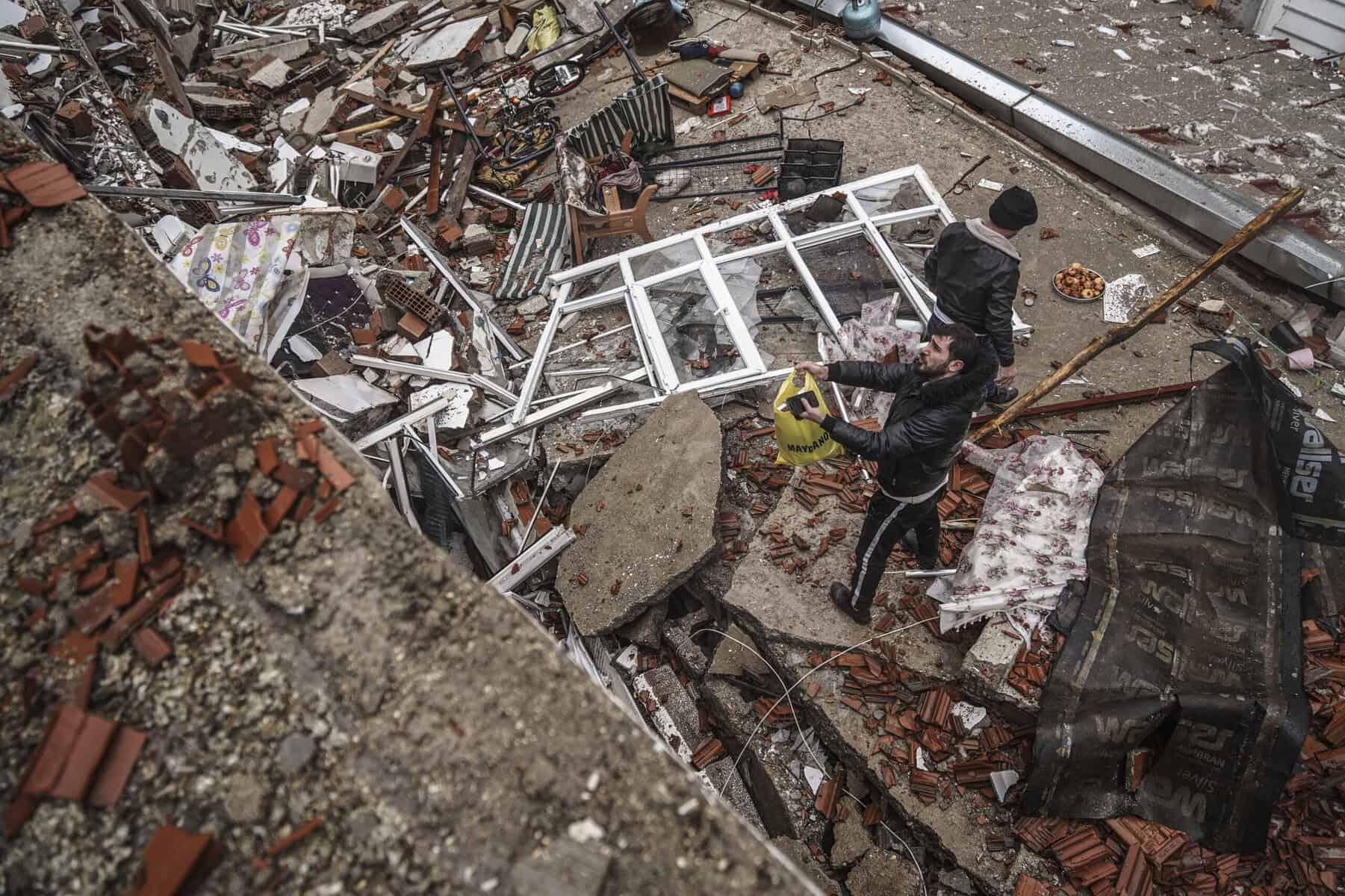 Die Zeit rennt: Zahl der Toten in der Türkei steigt auf mehr als 3000