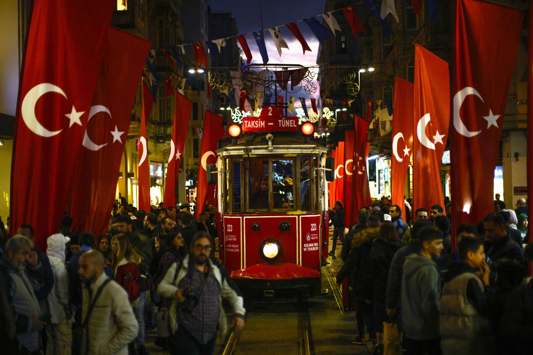 Anschlag in Istanbul: Viele Fragen bleiben offen, Erinnerungen an 2015 werden wach
