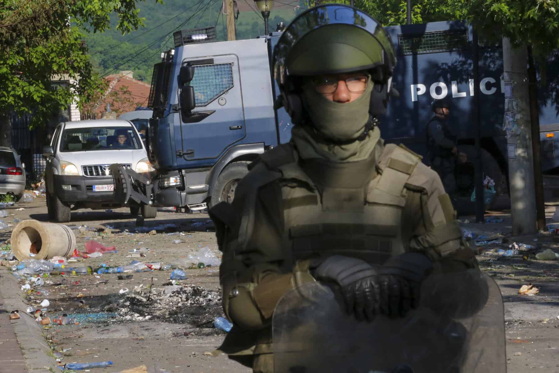 Nach Ausschreitungen im Kosovo: NATO schickt Truppen, EU appelliert