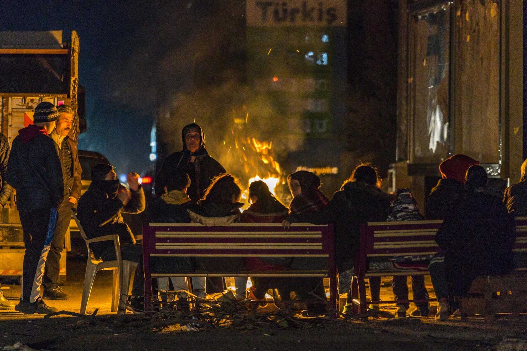 Türkei: Erde bebt jetzt auch in Zentralanatolien – Hunderte kommen temporär nach Deutschland