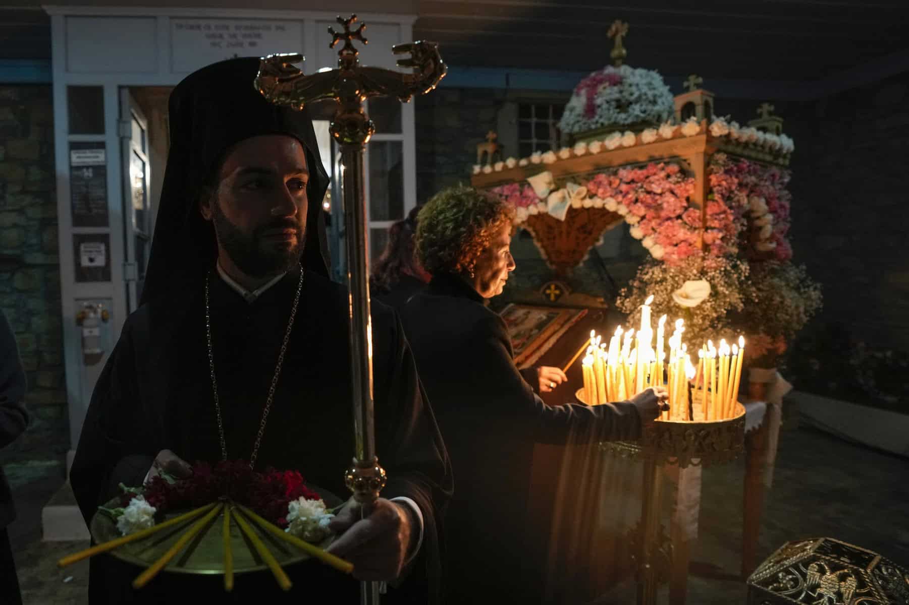 Nach Erdbeben: Orthodoxe Christen in der Türkei feiern Ostern in Trümmern