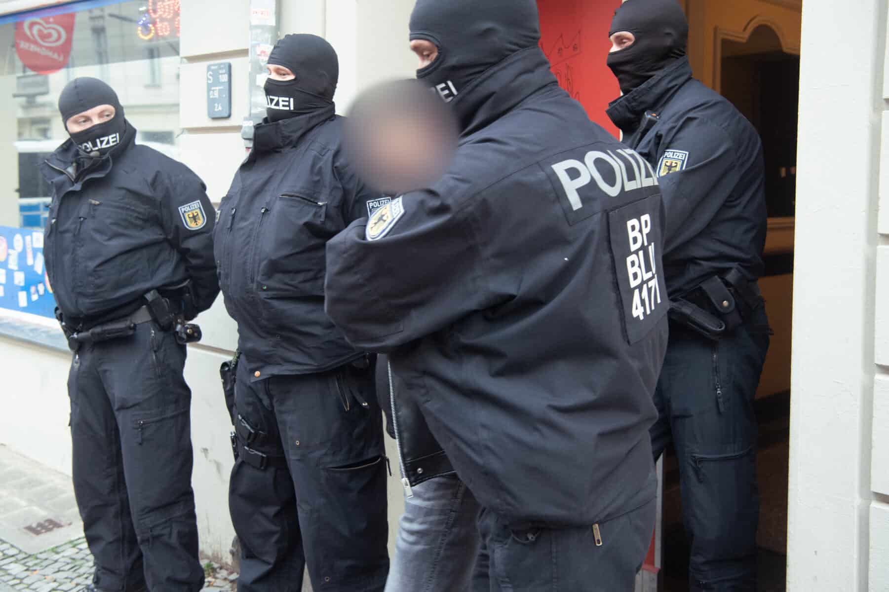 Ausgangspunkt Istanbul: Schleuserbande in Berlin und Halle zerschlagen