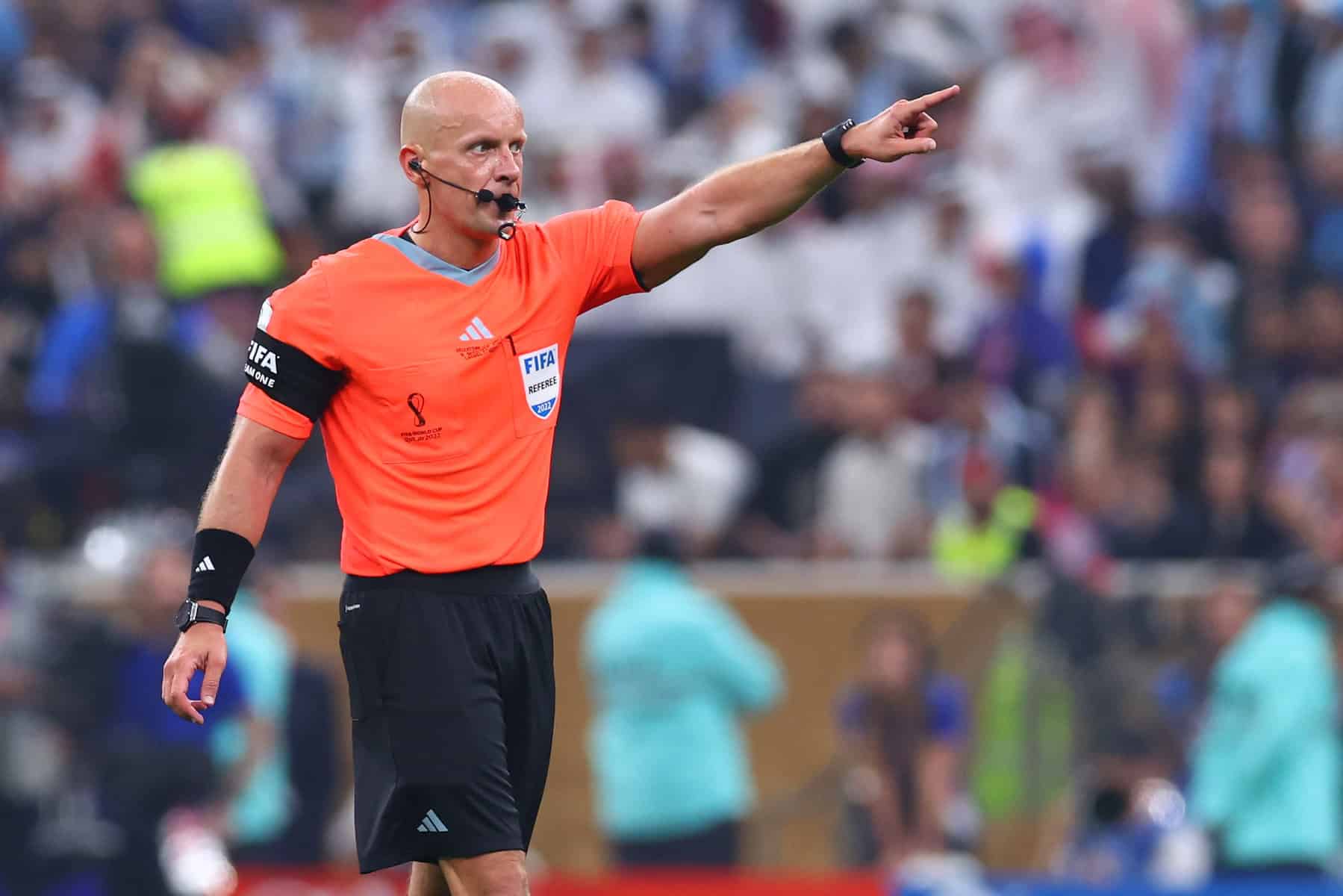 UEFA prüft Rassismus-Vorwürfe gegen Istanbul-Schiedsrichter