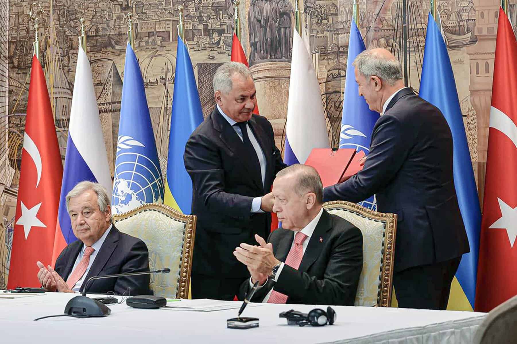 Ein Tag nach Diplomatie-Erfolg von Erdoğan: Russland beschießt ukrainischen Hafen